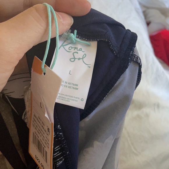 SwimTop - Picture 2 of 2